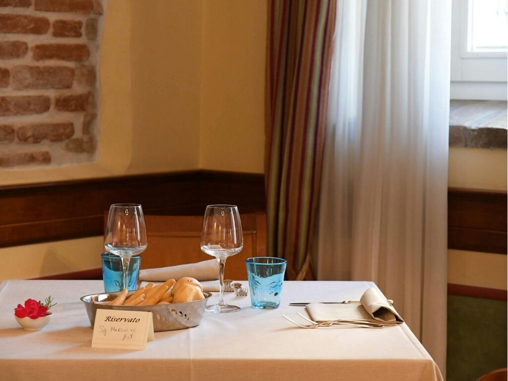 Reservar mesa en varios restaurantes y cancelar a última hora: el problema del 'overbooking' en la hostelería Reservar mesa en varios restaurantes y cancelar a última hora: el problema del 'overbooking' en la hostelería