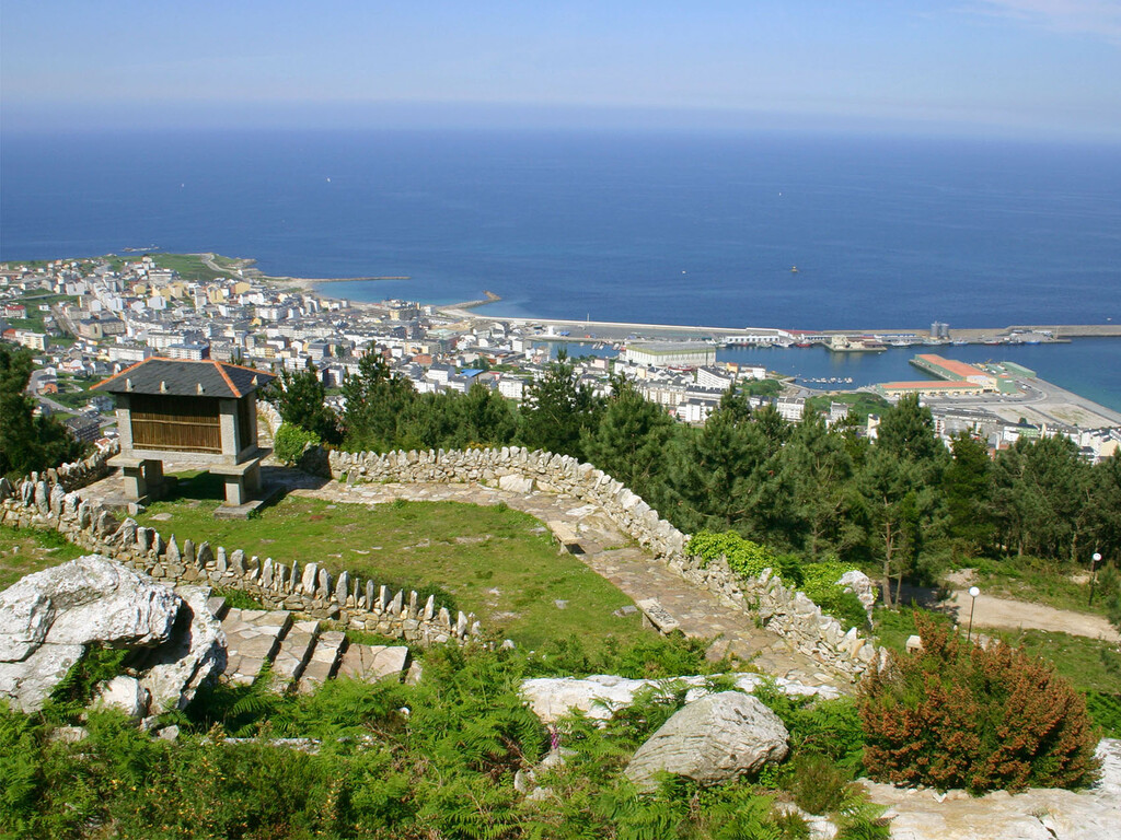 Burela, el pueblo pesquero de Galicia con playas eternas y delicioso bonito Burela, el pueblo pesquero de Galicia con playas eternas y delicioso bonito