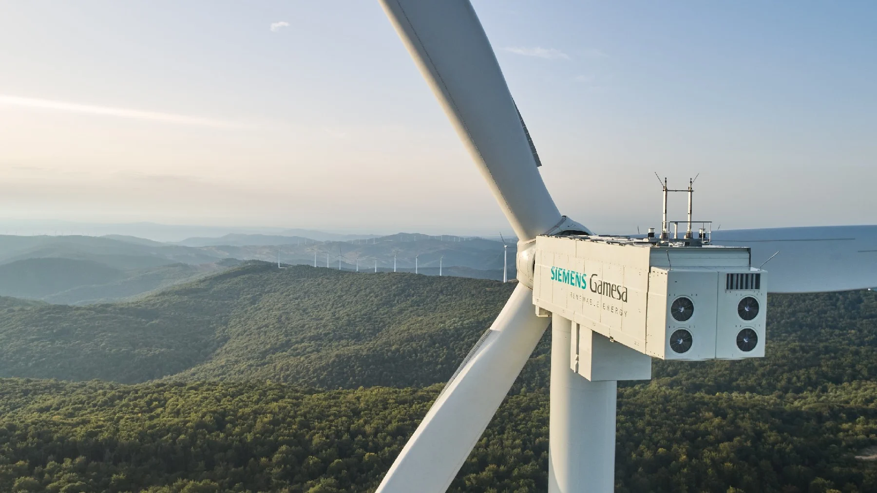 China enciende la turbina eólica más grande del mundo con un impacto inesperado China enciende la turbina eólica más grande del mundo con un impacto inesperado