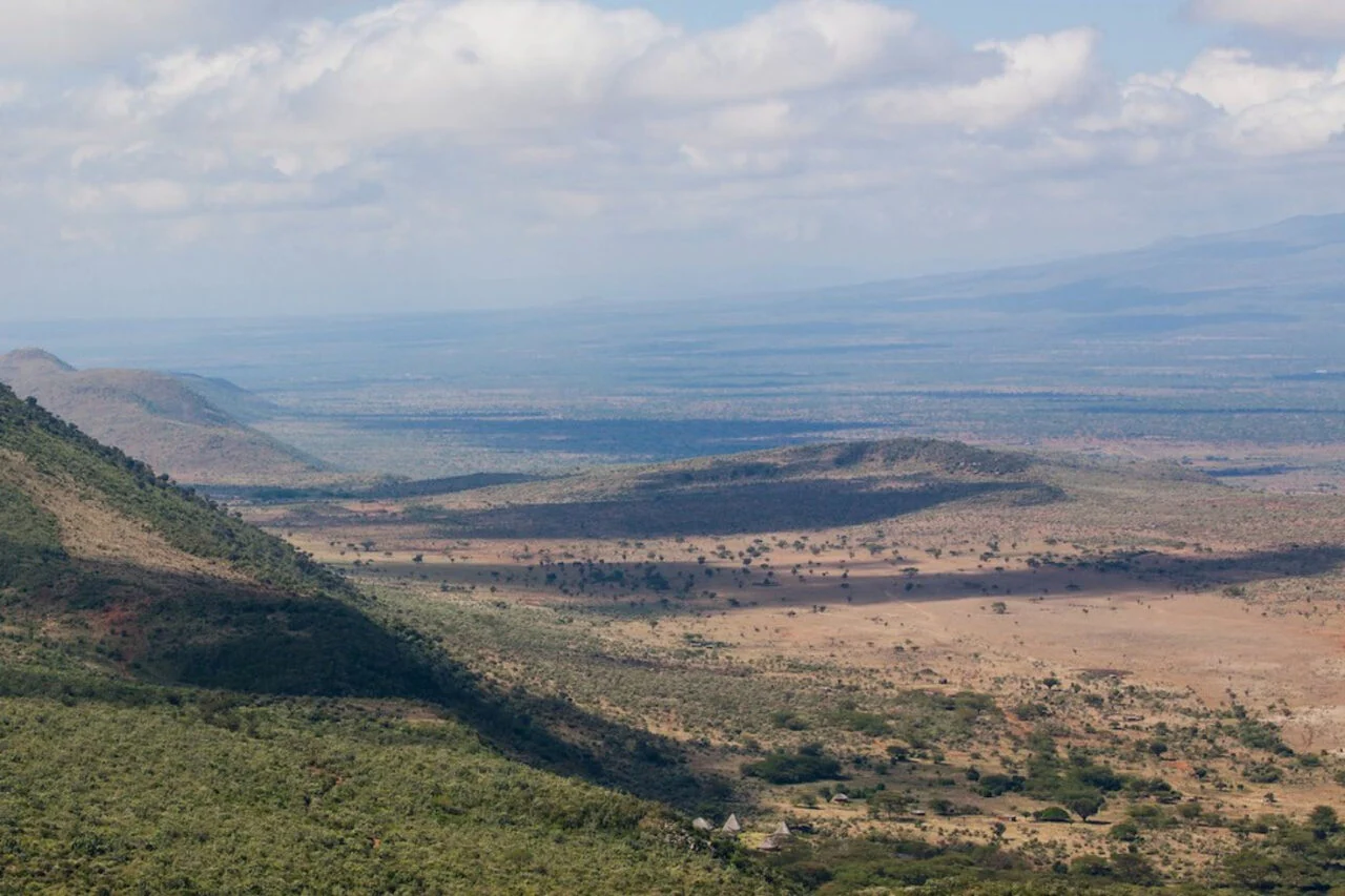 África podría estar dividiéndose a lo largo de una nueva frontera de placa tectónica África podría estar dividiéndose a lo largo de una nueva frontera de placa tectónica