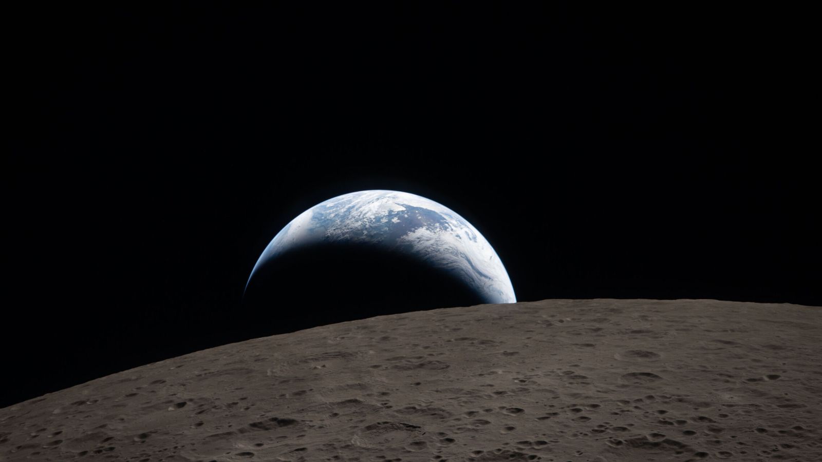 las fotos impactantes de artemis ii que cambian la forma de ver la luna las fotos impactantes de artemis ii que cambian la forma de ver la luna