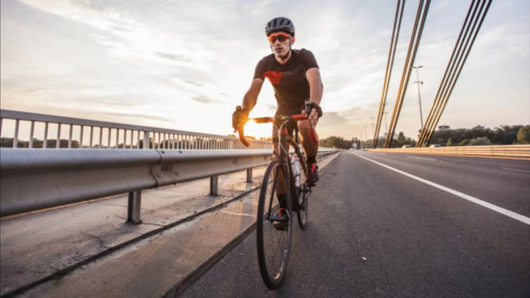 adiós al arcén: los ciclistas tendrán que cambiar de ruta adiós al arcén: los ciclistas tendrán que cambiar de ruta