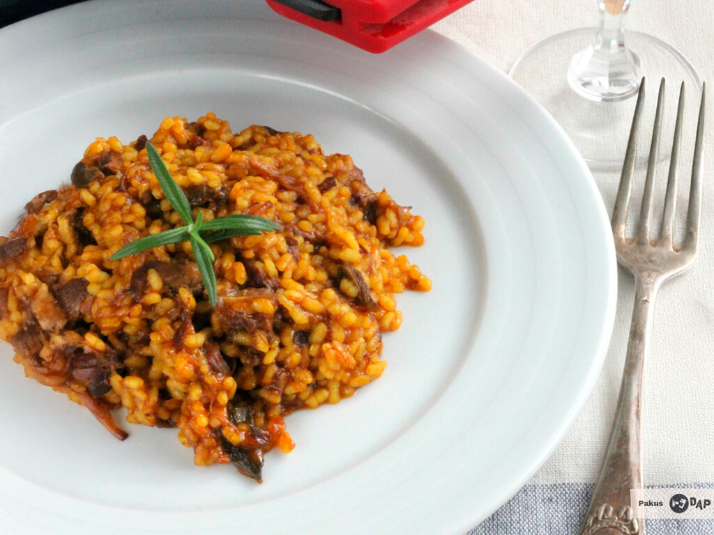 Descubre el arroz de rabo de toro y boletus que arrasa los domingos Descubre el arroz de rabo de toro y boletus que arrasa los domingos