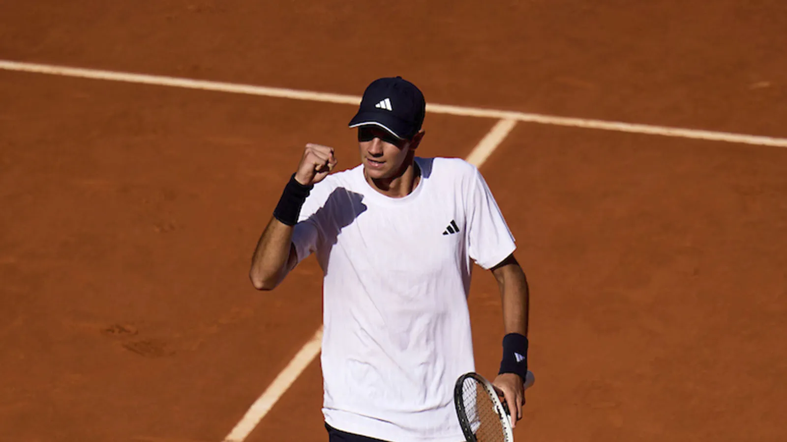 Rafa Jódar debuta hoy en Roland Garros 2026: horario y opciones para ver el partido en TV Rafa Jódar debuta hoy en Roland Garros 2026: horario y opciones para ver el partido en TV