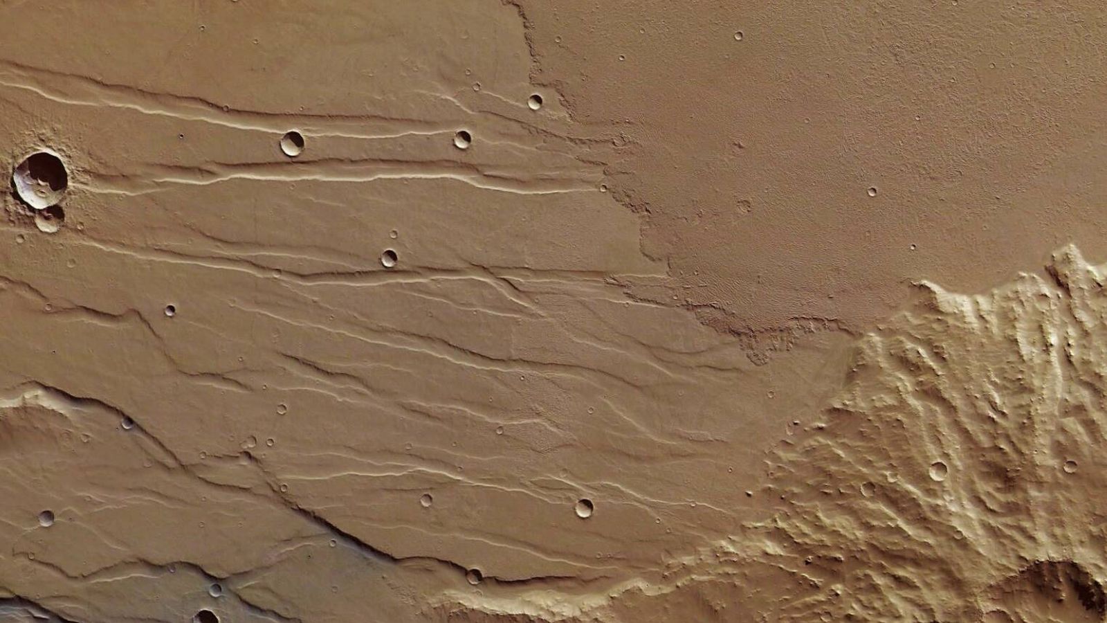 La NASA descubre antiguas vías fluviales en Marte La NASA descubre antiguas vías fluviales en Marte