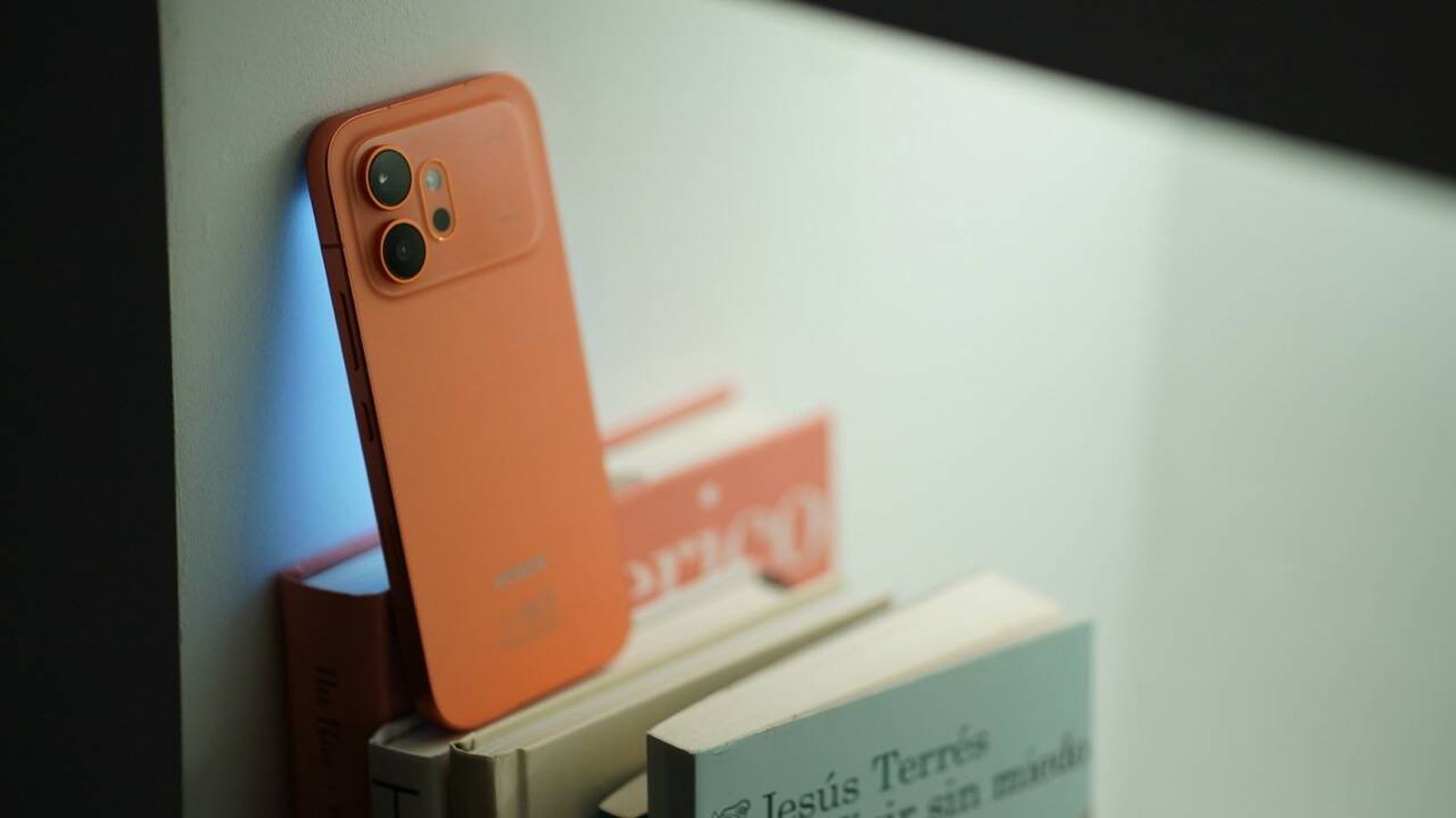 Este móvil es la copia perfecta del iPhone, pero cuesta la mitad Este móvil es la copia perfecta del iPhone, pero cuesta la mitad