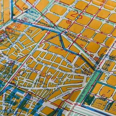 cómo viajar sin gps: la aventura de los mapas de papel cómo viajar sin gps: la aventura de los mapas de papel