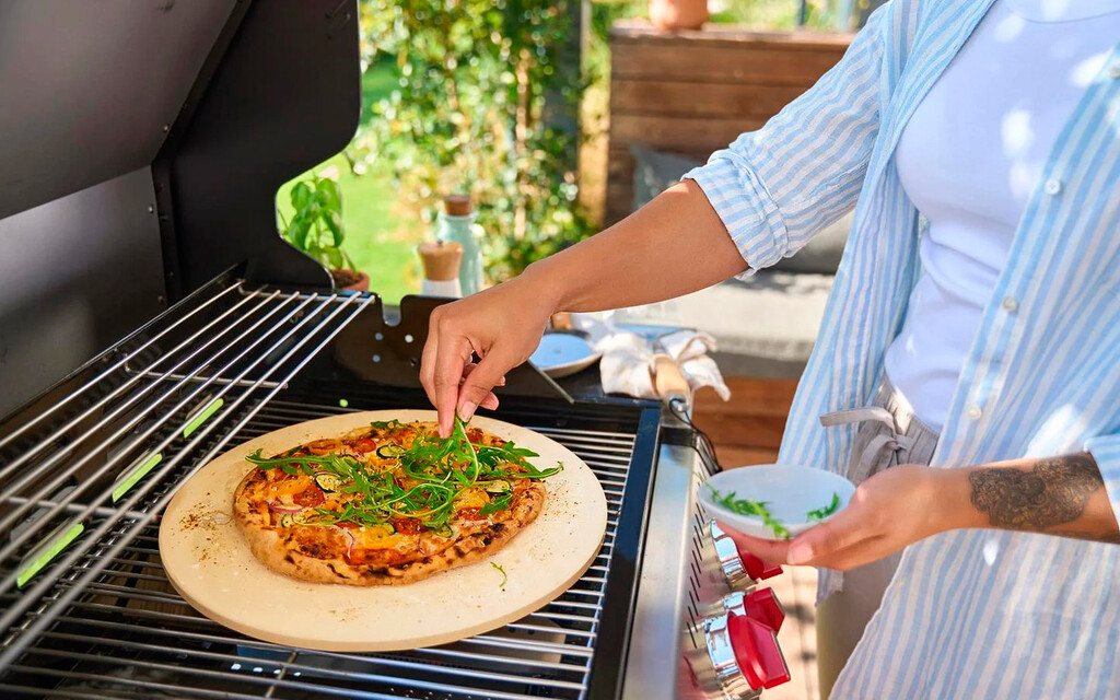 Lidl lanza una piedra para hacer pizzas en barbacoa como en un horno de leña por menos de 8 euros Lidl lanza una piedra para hacer pizzas en barbacoa como en un horno de leña por menos de 8 euros