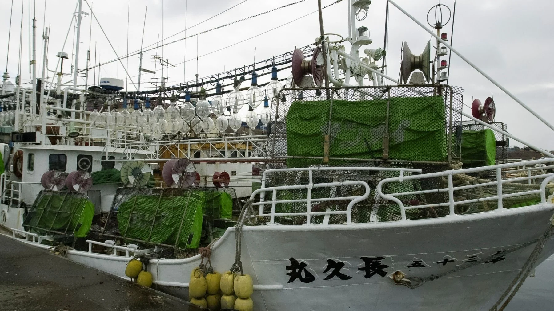 china arrasa en los mares: 13 millones de toneladas frente al hundimiento de la flota española china arrasa en los mares: 13 millones de toneladas frente al hundimiento de la flota española