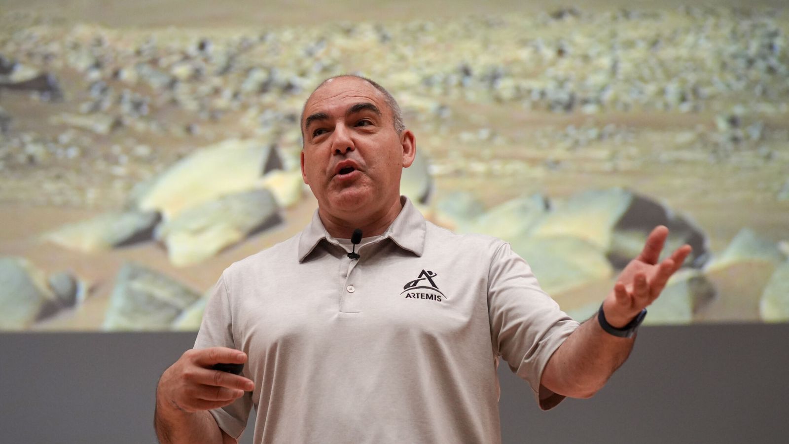 NASA elige al español Carlos García-Galán para dirigir su futura base lunar NASA elige al español Carlos García-Galán para dirigir su futura base lunar