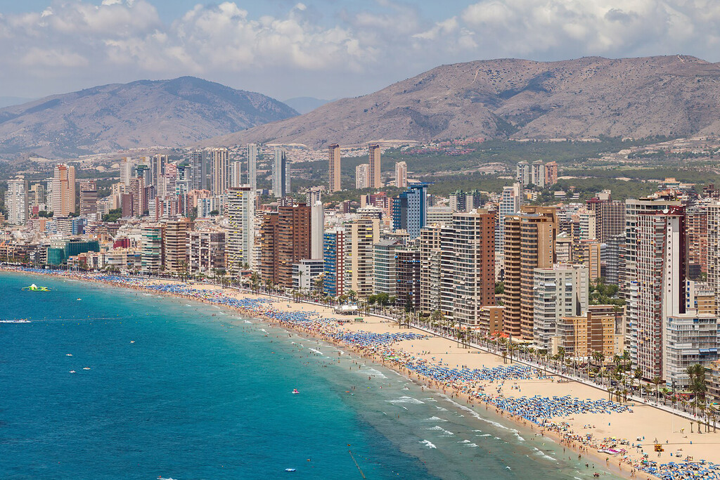 benidorm mantiene el agua al triplicar su población benidorm mantiene el agua al triplicar su población