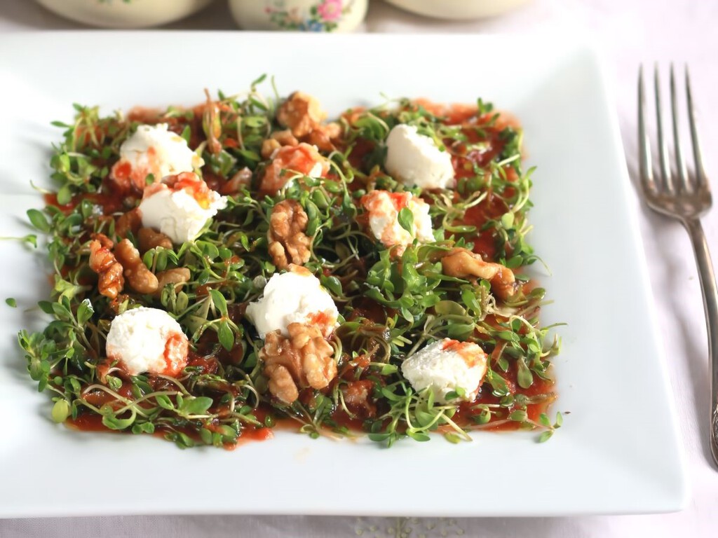 ensalada de corujas con queso de cabra y nueces: receta fácil ensalada de corujas con queso de cabra y nueces: receta fácil