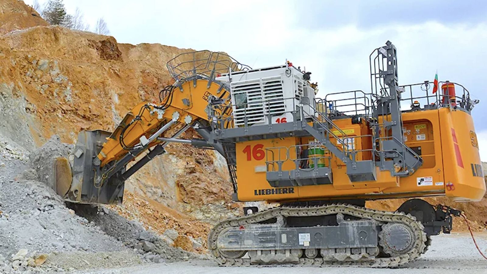 Liebherr entrega excavadora eléctrica minera de 330 toneladas para extraer cobre Liebherr entrega excavadora eléctrica minera de 330 toneladas para extraer cobre