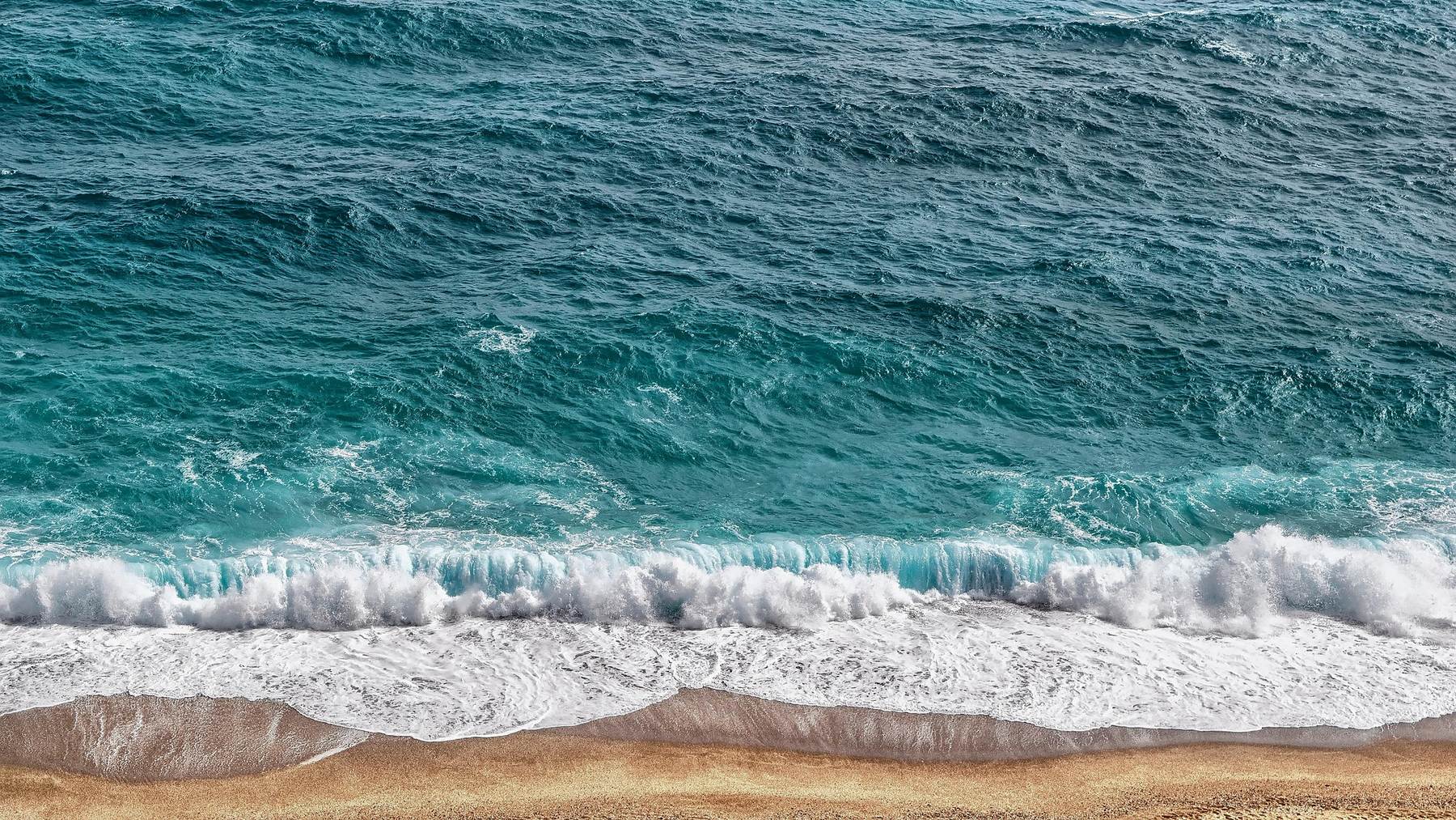 La tierra emite 20 veces más microplásticos a la atmósfera que el mar La tierra emite 20 veces más microplásticos a la atmósfera que el mar