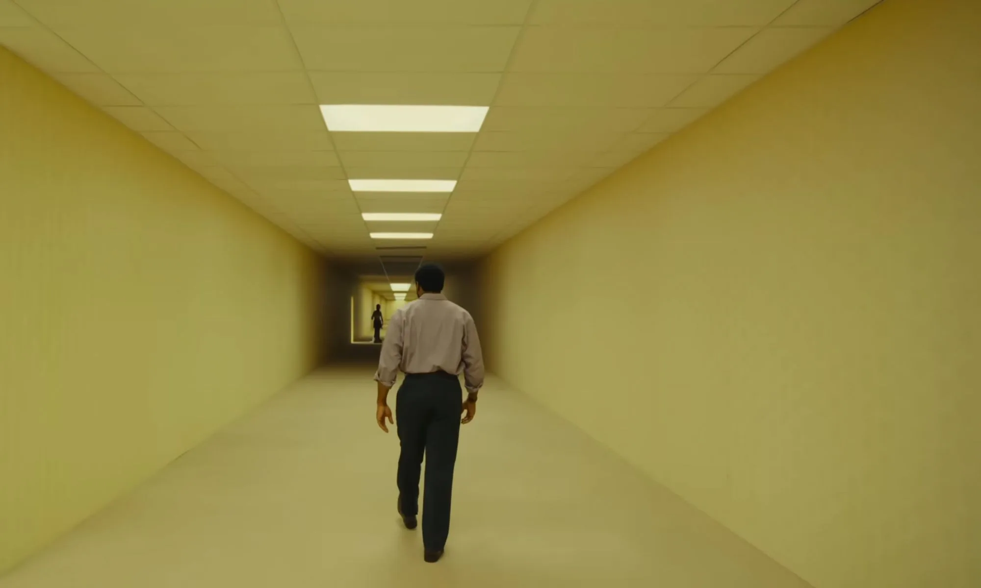 el nuevo tráiler de backrooms: el horror de internet que llega al cine el nuevo tráiler de backrooms: el horror de internet que llega al cine