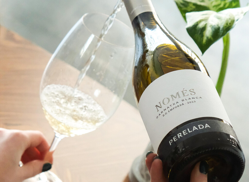 Vino blanco del Empordà para disfrutar de la Costa Brava por menos de diez euros Vino blanco del Empordà para disfrutar de la Costa Brava por menos de diez euros