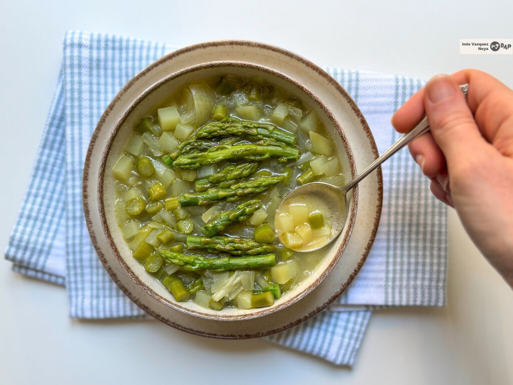 Cómo preparar una sopa de espárragos verdes que sabe a primavera y sorprende con textura Cómo preparar una sopa de espárragos verdes que sabe a primavera y sorprende con textura