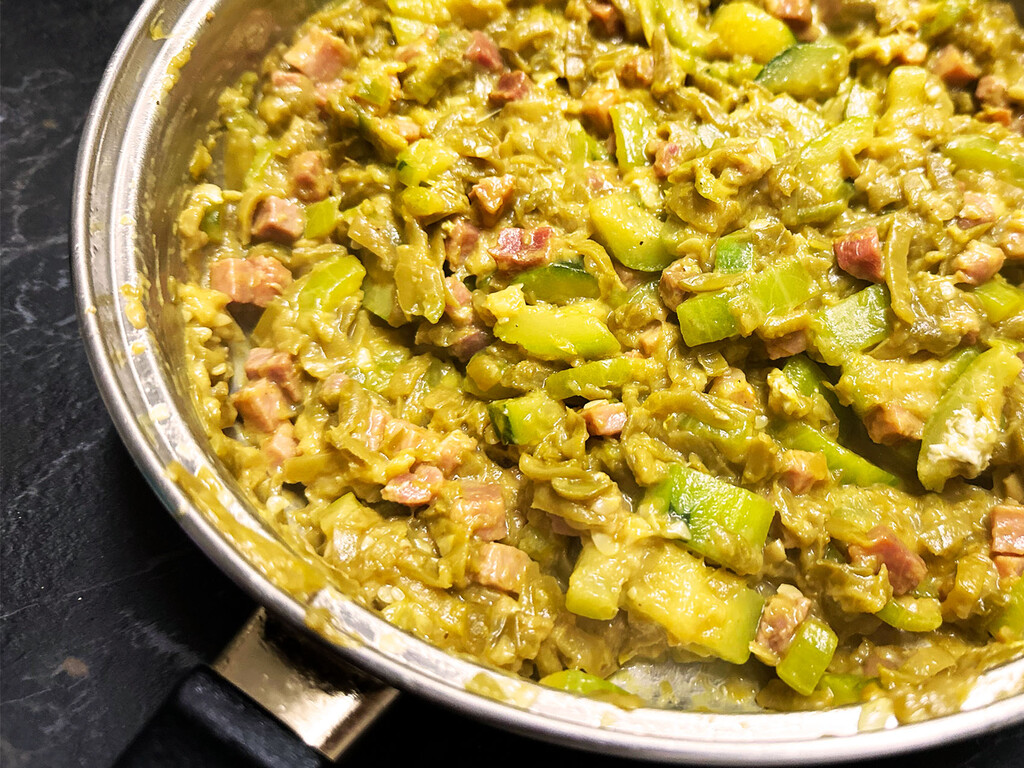 judías verdes con jamón, calabacines y gorgonzola, un plato único judías verdes con jamón, calabacines y gorgonzola, un plato único