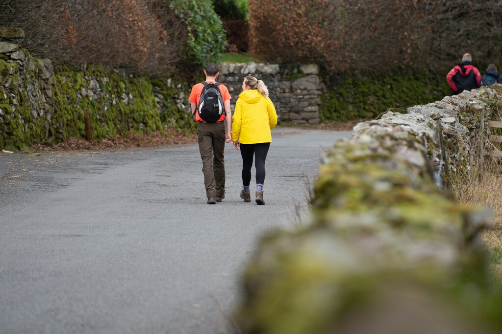 descubre por qué caminar sincronizado mejora tu día descubre por qué caminar sincronizado mejora tu día