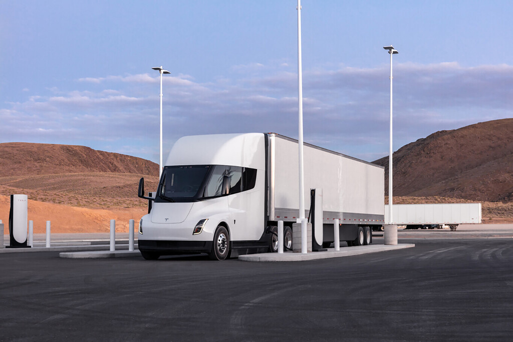 Tesla Semi: El Camión Eléctrico que Prometió Revolucionar el Transporte, ¿Cumplirá su Promesa? Tesla Semi: El Camión Eléctrico que Prometió Revolucionar el Transporte, ¿Cumplirá su Promesa?