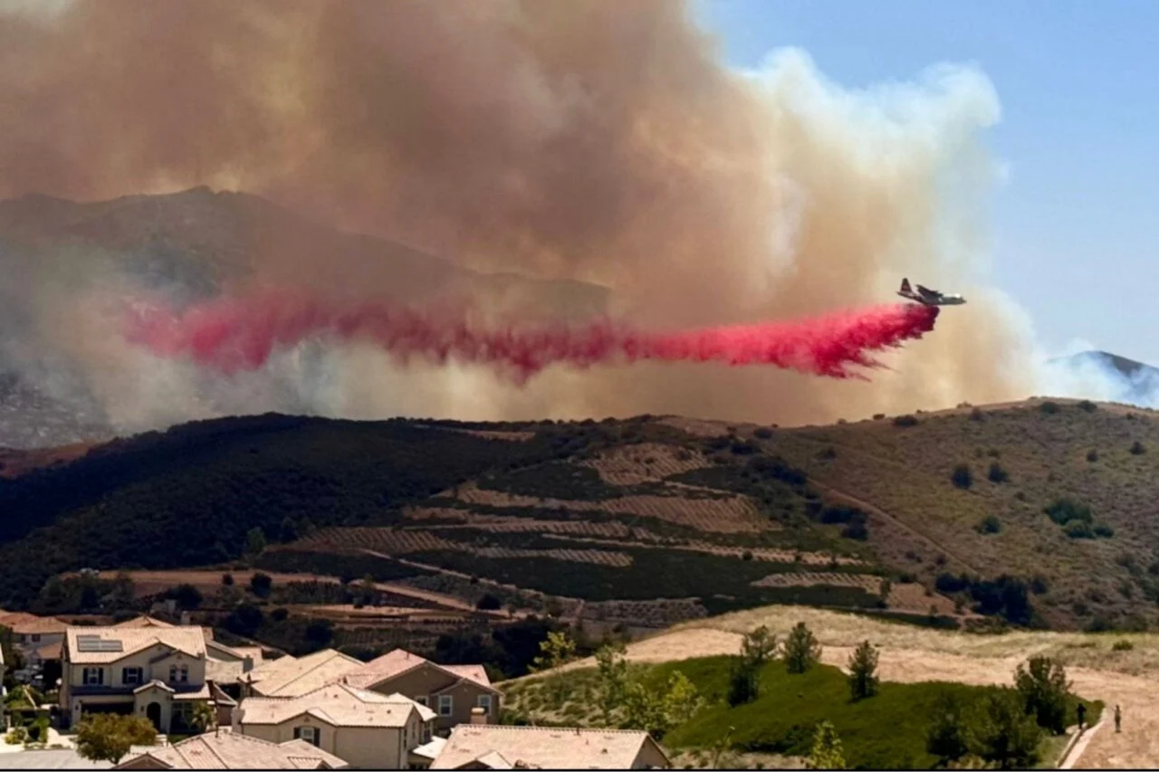 incendio forestal en california amenaza sitio de reactor nuclear contaminado incendio forestal en california amenaza sitio de reactor nuclear contaminado