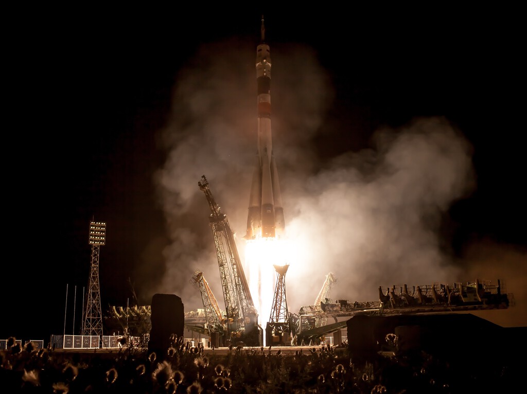 Rusia juega al ratón y al gato en el espacio con satélites a 3 metros de distancia Rusia juega al ratón y al gato en el espacio con satélites a 3 metros de distancia