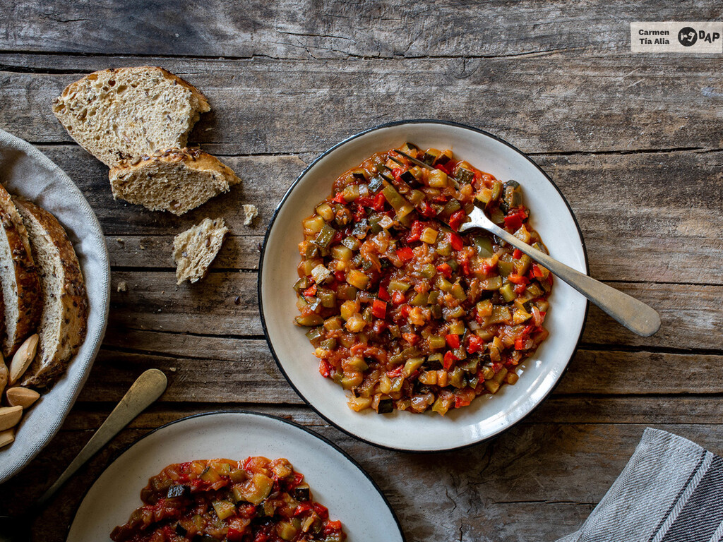 Pisto manchego, receta tradicional para aprovechar la cosecha de la huerta Pisto manchego, receta tradicional para aprovechar la cosecha de la huerta