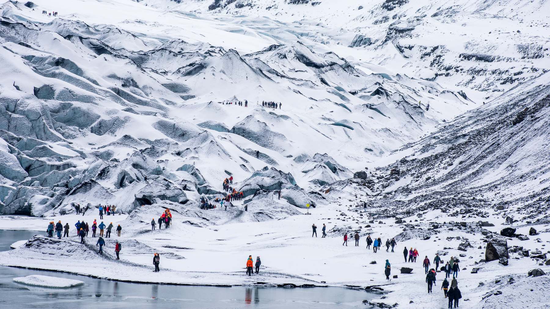 China bate récord al perforar 3,4 km en la Antártida con agua caliente China bate récord al perforar 3,4 km en la Antártida con agua caliente