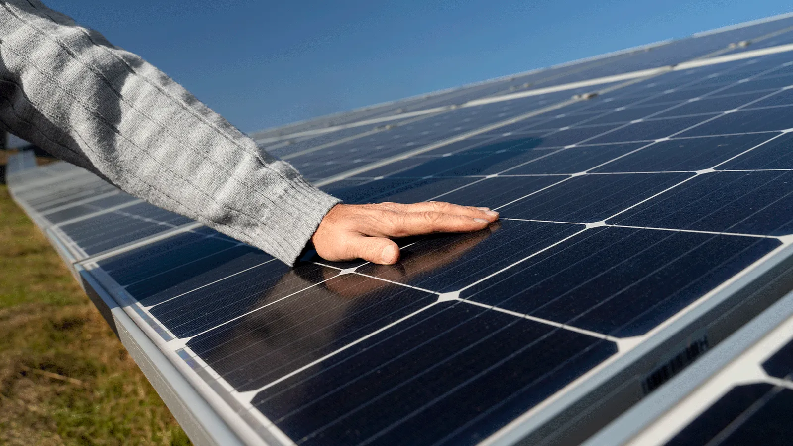 Instaló placas solares y ahora sufre cortes de luz: el problema que nadie te cuenta Instaló placas solares y ahora sufre cortes de luz: el problema que nadie te cuenta