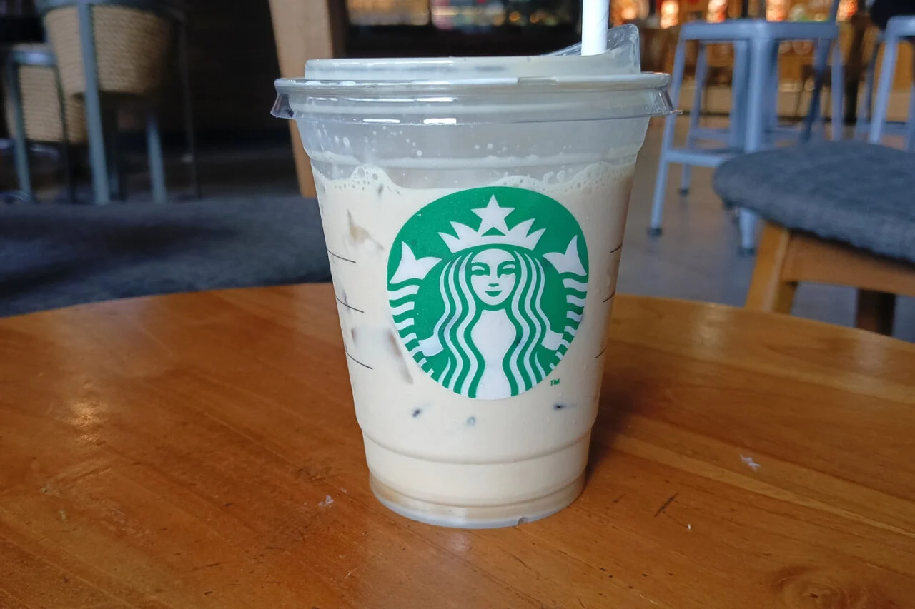 la etiqueta «ampliamente reciclable» de starbucks no garantiza que tu vaso acabe reciclado la etiqueta «ampliamente reciclable» de starbucks no garantiza que tu vaso acabe reciclado