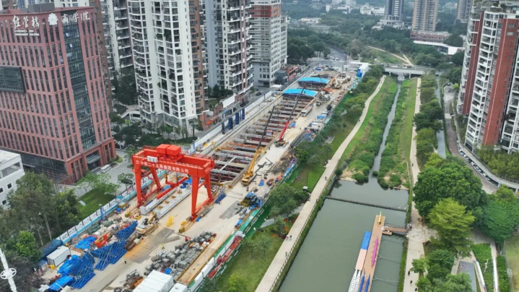 China construye un ferrocarril de alta velocidad bajo la desembocadura de un río China construye un ferrocarril de alta velocidad bajo la desembocadura de un río