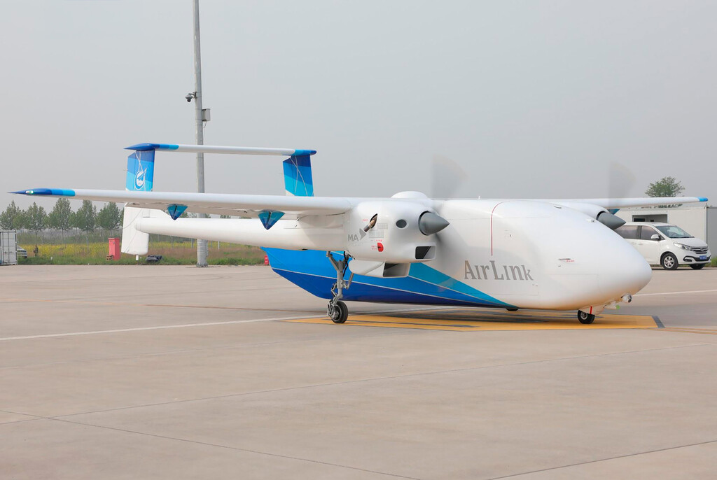 China crea un 'camión volador' para transportar mercancías sin piloto China crea un 'camión volador' para transportar mercancías sin piloto