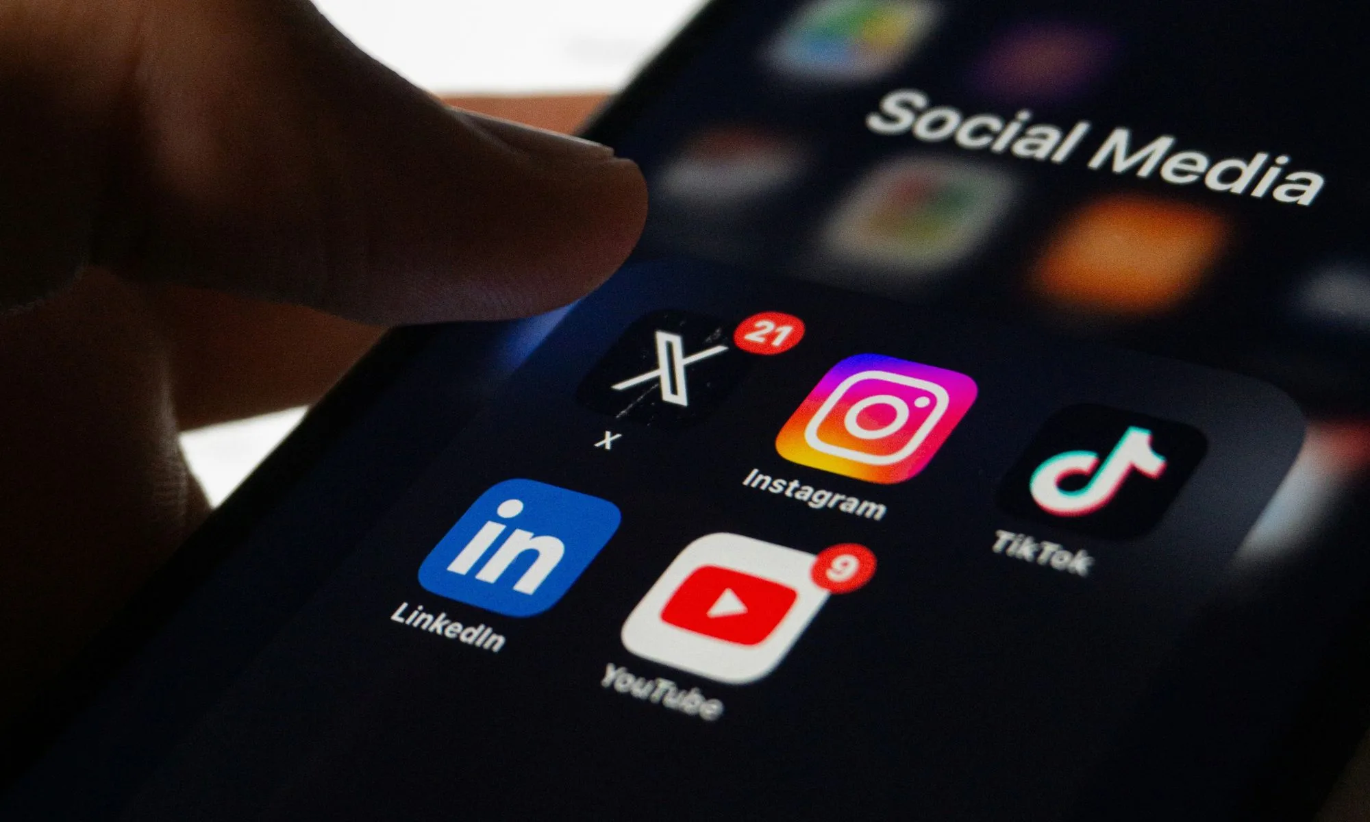 descubre xchat: la nueva app de mensajería de x para iPhone descubre xchat: la nueva app de mensajería de x para iPhone
