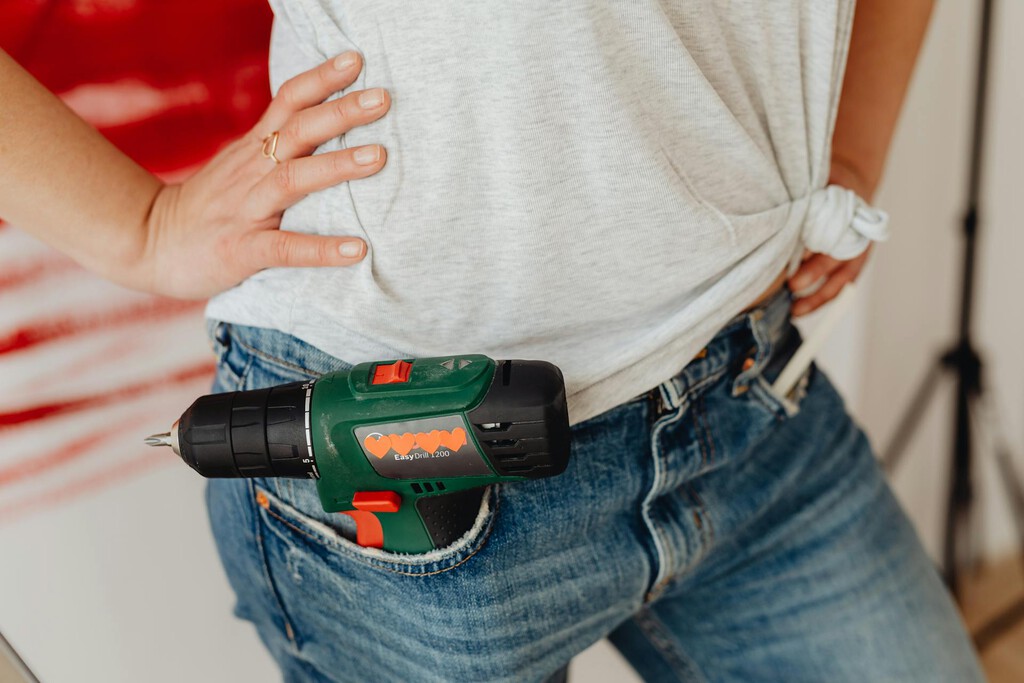 Colgar cuadros con cinta: el truco definitivo para una alineación perfecta sin errores Colgar cuadros con cinta: el truco definitivo para una alineación perfecta sin errores