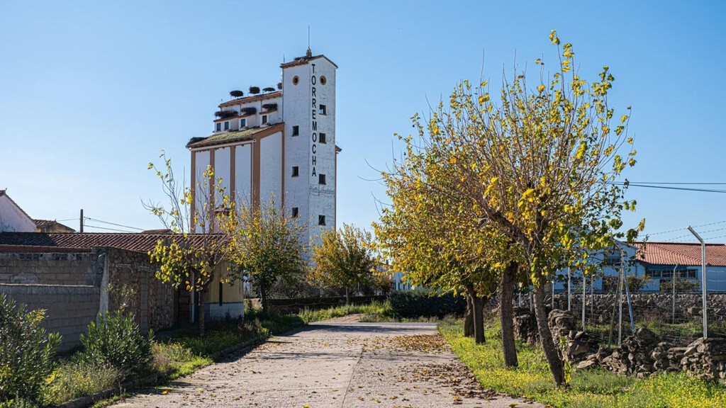 los silos del campo se convierten en gigantescas baterías de arena los silos del campo se convierten en gigantescas baterías de arena