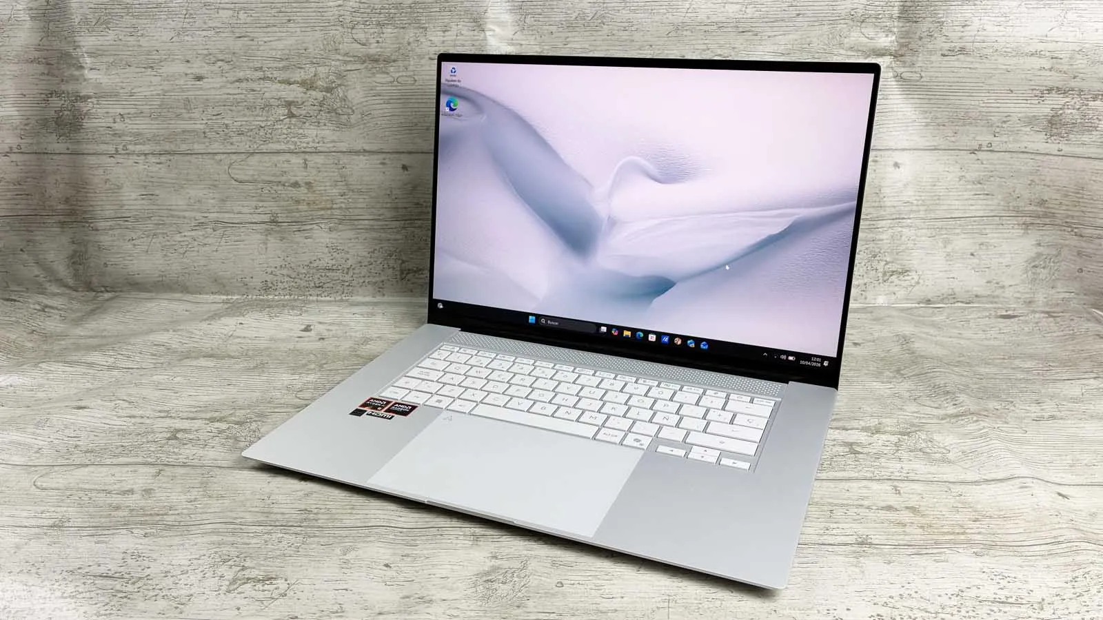 Análisis del ASUS Zenbook S16 Gorgon: potencia y movilidad en un portátil Análisis del ASUS Zenbook S16 Gorgon: potencia y movilidad en un portátil