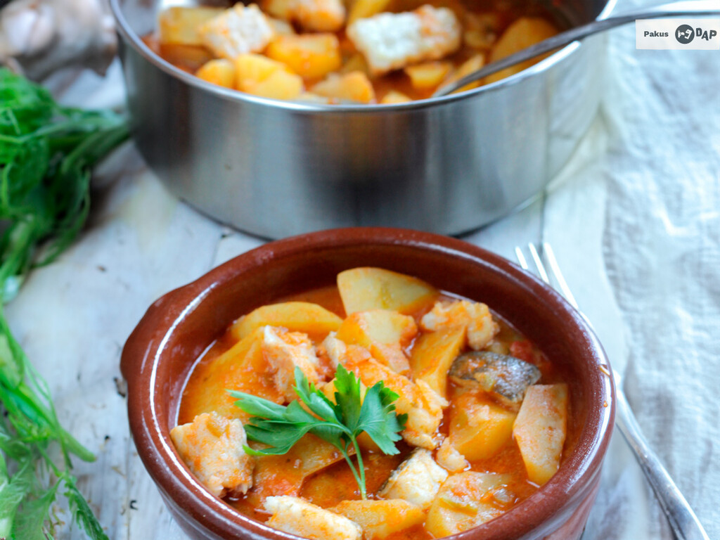 Patatas con Bacalao: La Receta Clásica que Evoca Recuerdos de Abuela Patatas con Bacalao: La Receta Clásica que Evoca Recuerdos de Abuela