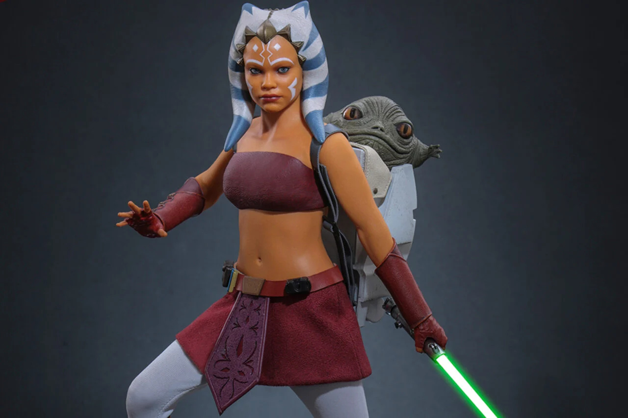 La nueva figura de Ahsoka de Hot Toys es extraña por razones equivocadas La nueva figura de Ahsoka de Hot Toys es extraña por razones equivocadas