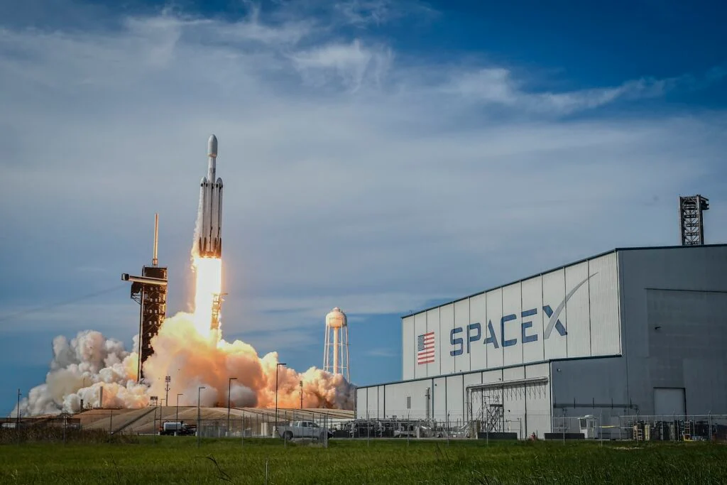 La senadora Elizabeth Warren pide que se retrase la salida a bolsa de SpaceX La senadora Elizabeth Warren pide que se retrase la salida a bolsa de SpaceX