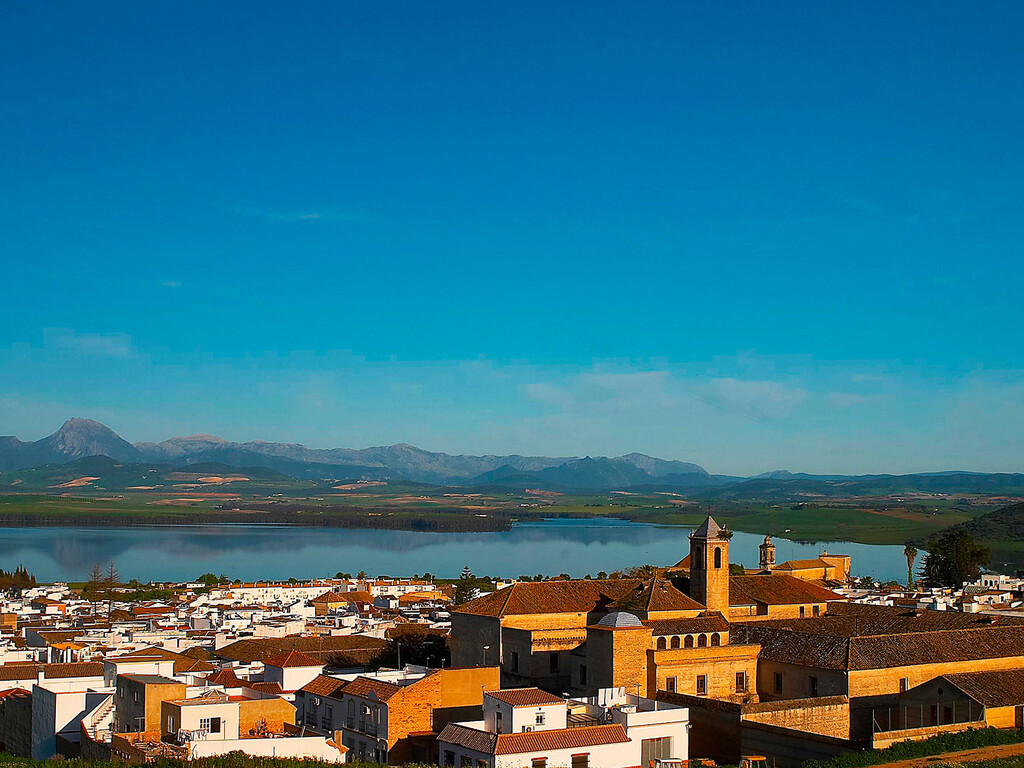 Bornos: el pueblo gaditano con castillo, jardín y campeonato de tirachinas Bornos: el pueblo gaditano con castillo, jardín y campeonato de tirachinas