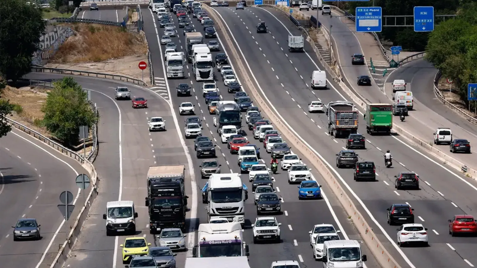Operación Semana Santa 2026: cómo usar Waze y Google Maps para esquivar atascos Operación Semana Santa 2026: cómo usar Waze y Google Maps para esquivar atascos