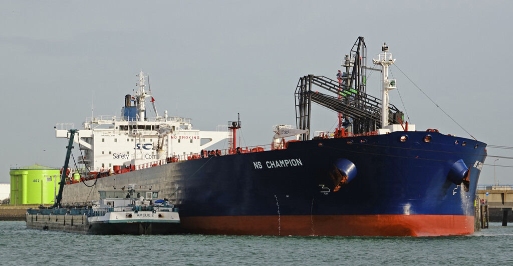 Detienen Petrolero Ruso en Gibraltar: ¿Un Nuevo Frente en el Mar? Detienen Petrolero Ruso en Gibraltar: ¿Un Nuevo Frente en el Mar?