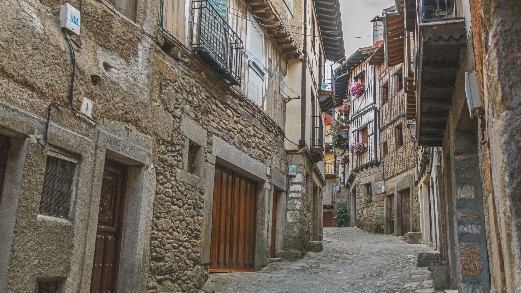 La Alberca, el pueblo español con mezcla cristiana, musulmana y árabe declarado Conjunto Histórico-Artístico La Alberca, el pueblo español con mezcla cristiana, musulmana y árabe declarado Conjunto Histórico-Artístico