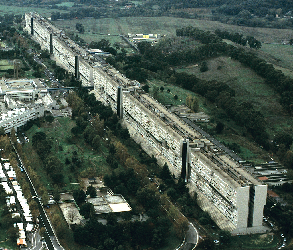 corviale, la ciudad‑edificio que aún lucha corviale, la ciudad‑edificio que aún lucha