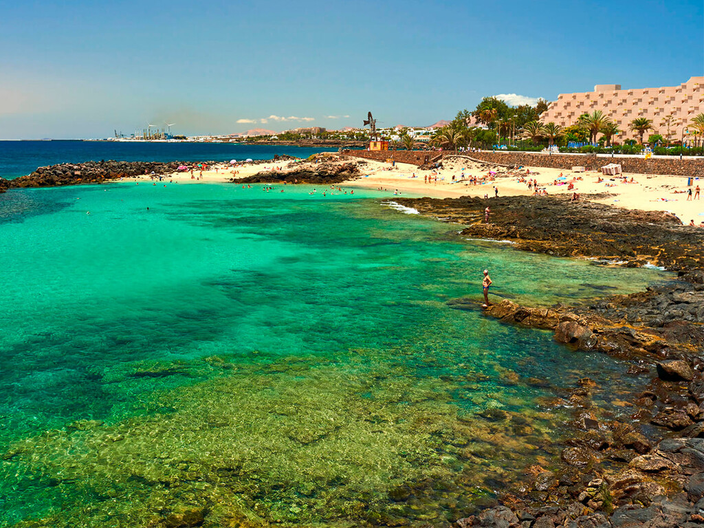 descubre costa teguise: playas, paseo marítimo y el mejor arroz de canarias descubre costa teguise: playas, paseo marítimo y el mejor arroz de canarias
