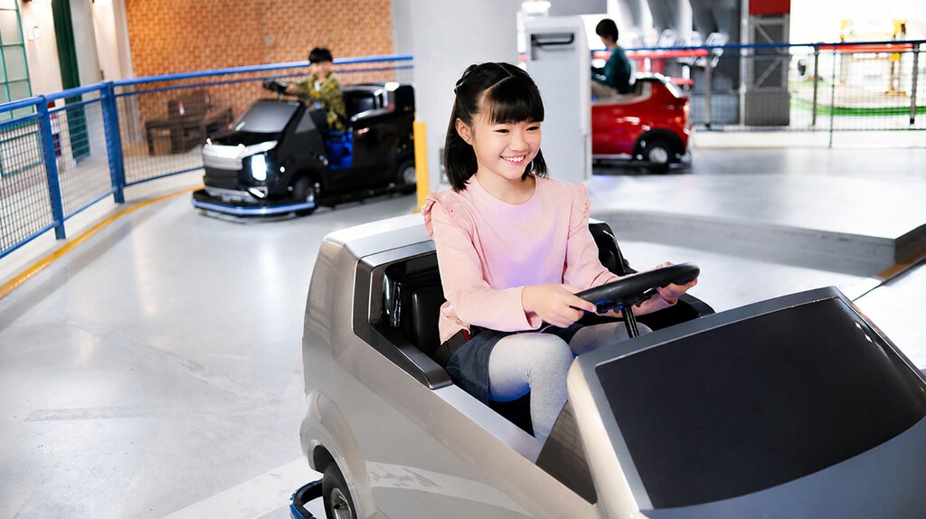 kidZania Japón: niños diseñan y conducen coches de verdad kidZania Japón: niños diseñan y conducen coches de verdad