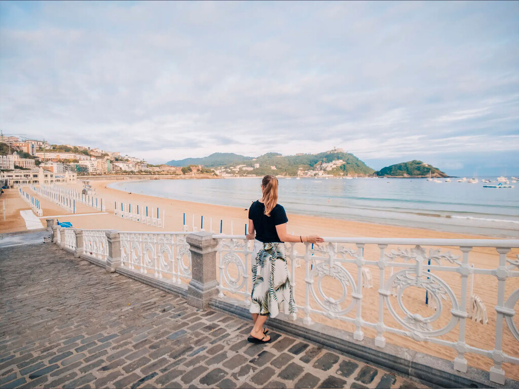 el paseo marítimo más elegante de España: descubre su historia el paseo marítimo más elegante de España: descubre su historia