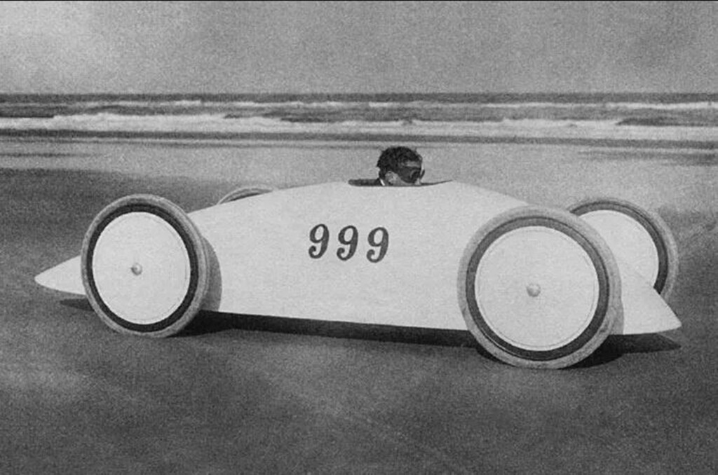 El primer coche que pasó de 200 km/h fue eléctrico y data de 1902 El primer coche que pasó de 200 km/h fue eléctrico y data de 1902